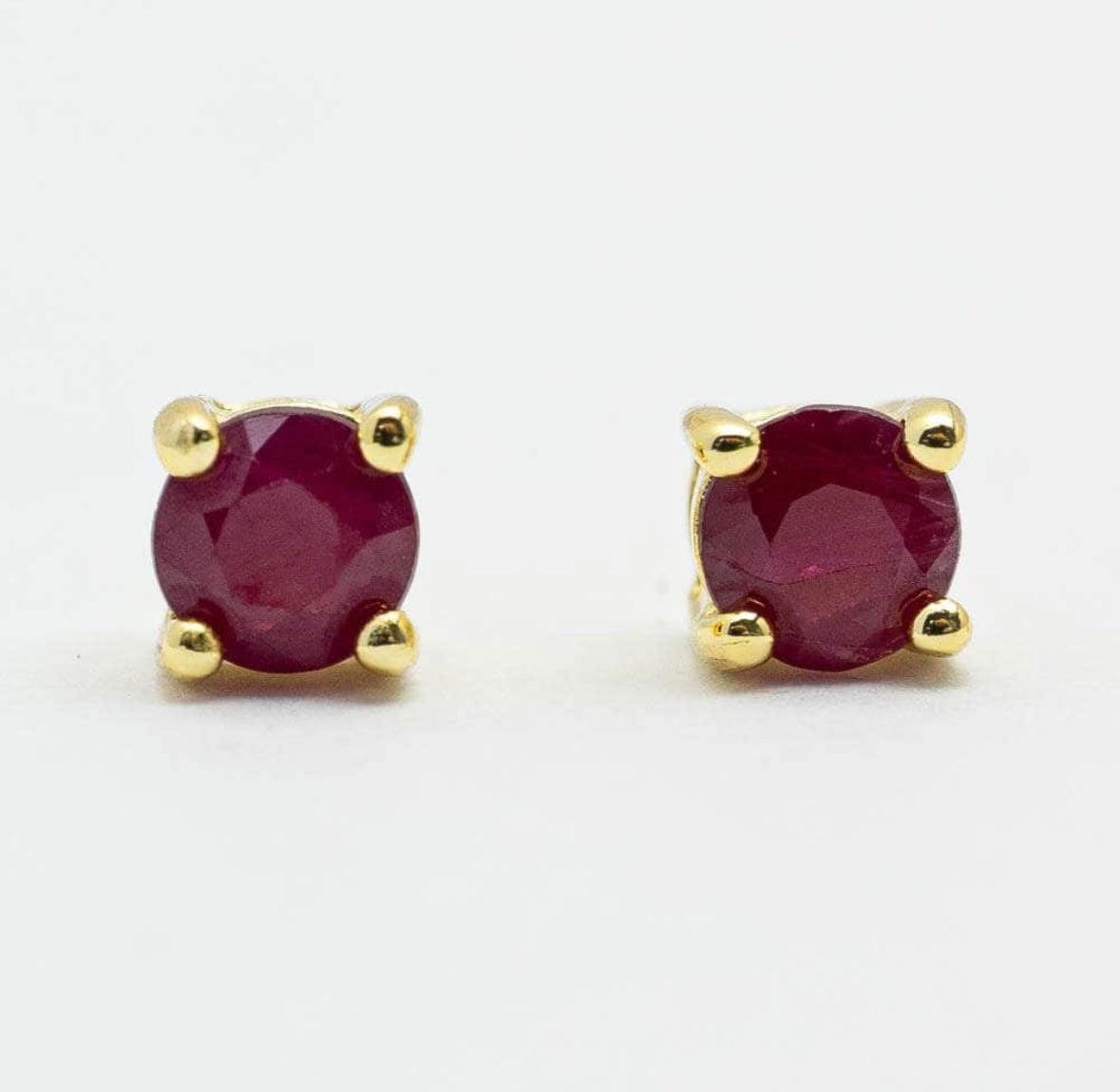 Solitaire Ruby Round Earrings Gold Plated 925 Silver 4mm (Soul-Led Success)