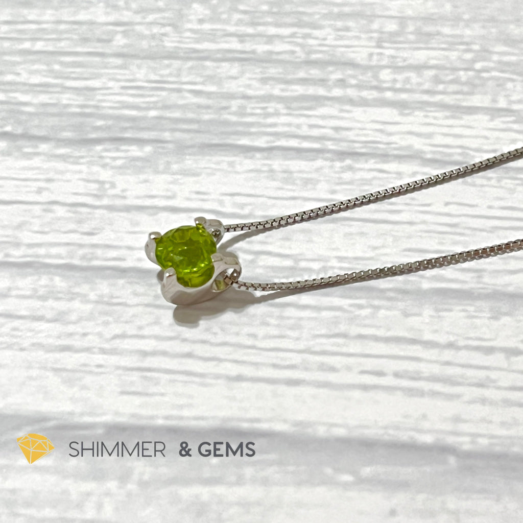 Peridot Faceted Round 7Mm 925 Silver Pendant