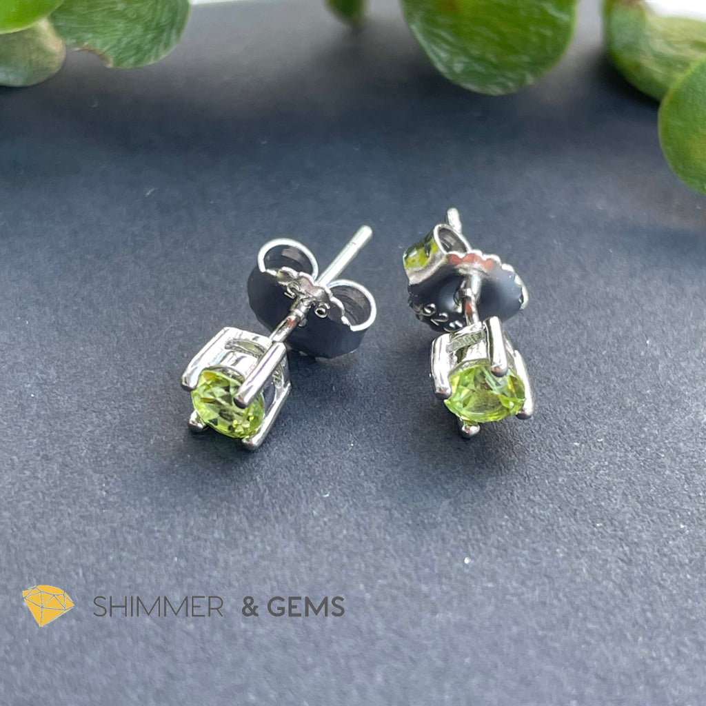 Peridot Round Stud Earrings 4Mm (Money Magnet)