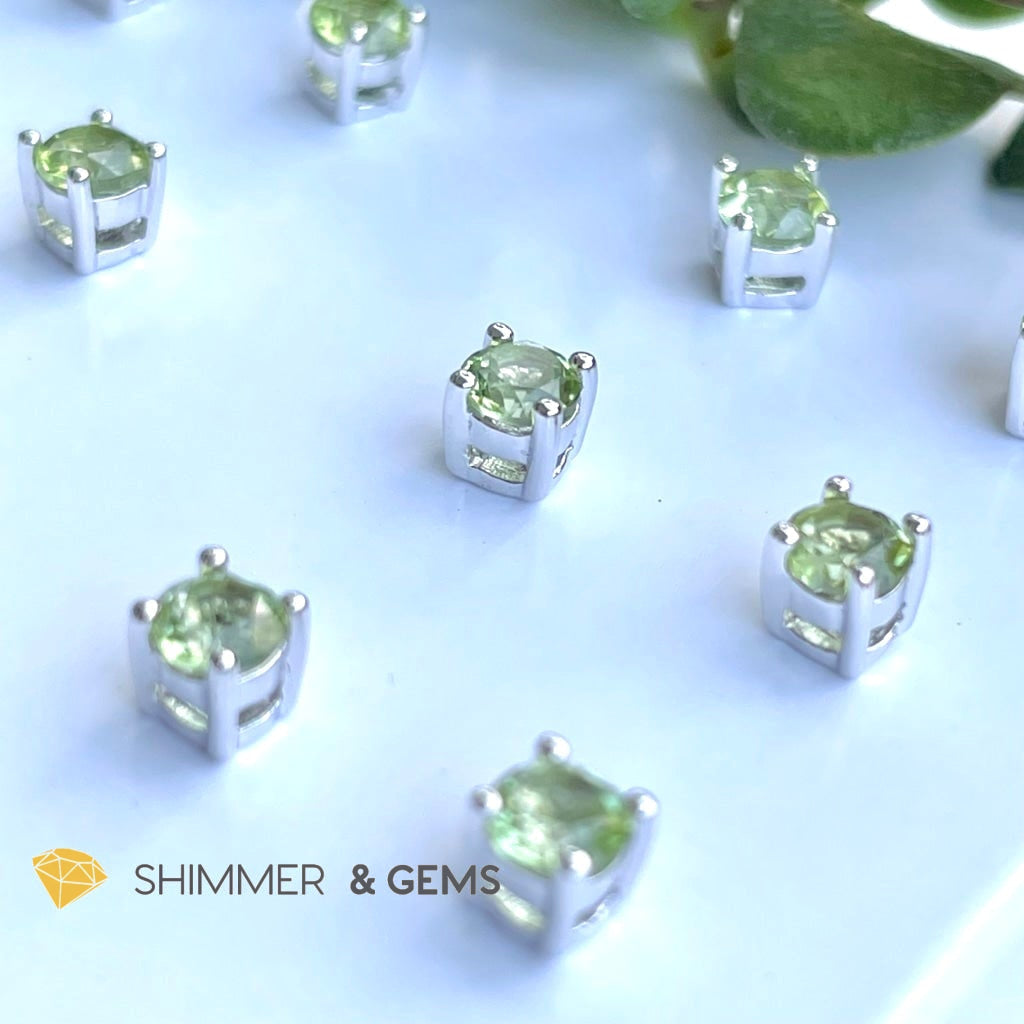 Peridot Round Stud Earrings 4Mm (Money Magnet)