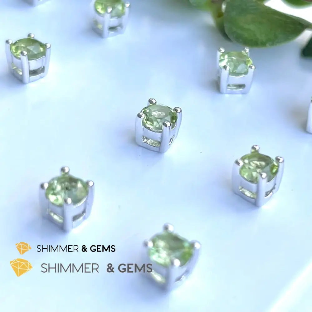 Peridot Round Stud Earrings 4Mm (Money Magnet)