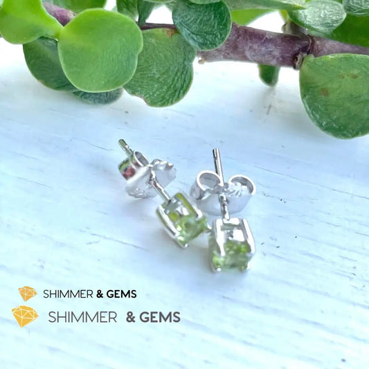 Peridot Round Stud Earrings 4Mm (Money Magnet)