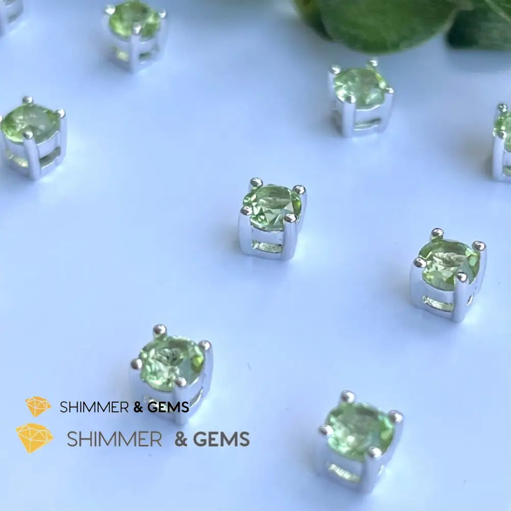 Peridot Round Stud Earrings 4Mm (Money Magnet)